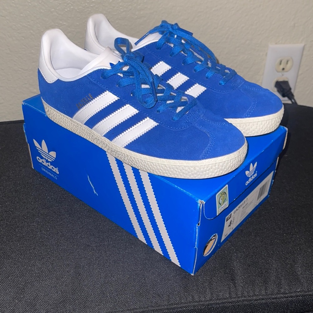 ADIDAS OG GAZELLE SIZE 4 1/2 Junior size